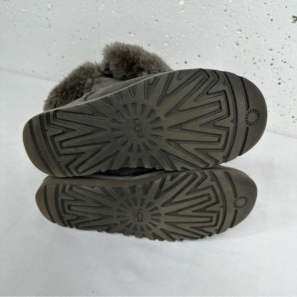 UGG Size 6 Bailey Button Gray Suede Shearling Boots - Picture 17 of 17